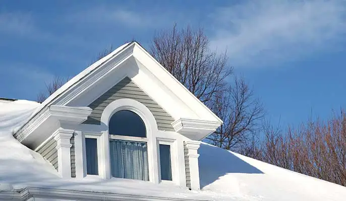 How to Avoid 8 Common Roof Problems This Winter