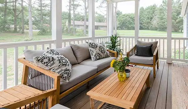 Screened-in Porch or 3-Season Room? Weighing the Pros and Cons